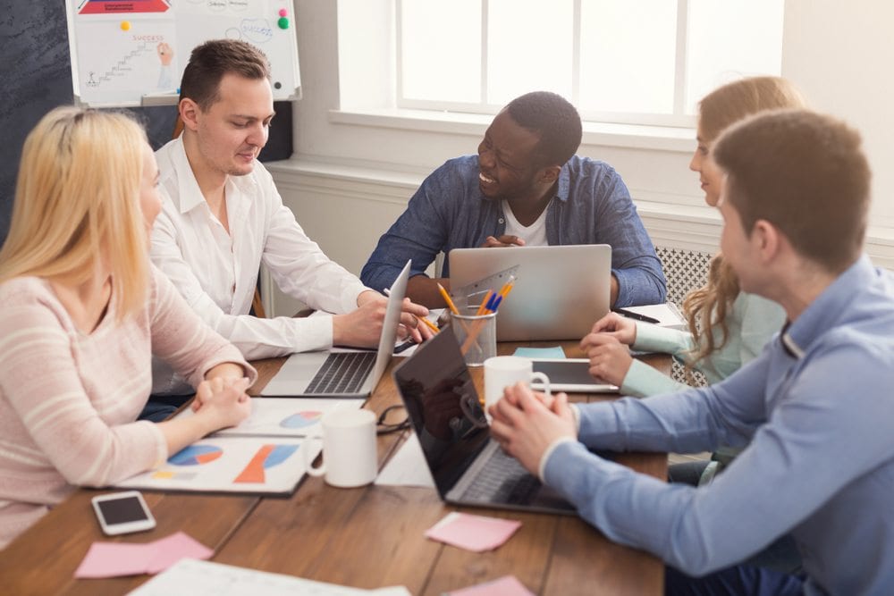 Hoy es posible trabajar y estudiar inglés al mismo tiempo