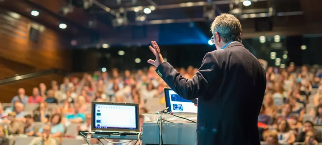 Conferencias en inglés: ¿por qué son tan útiles? | English2go